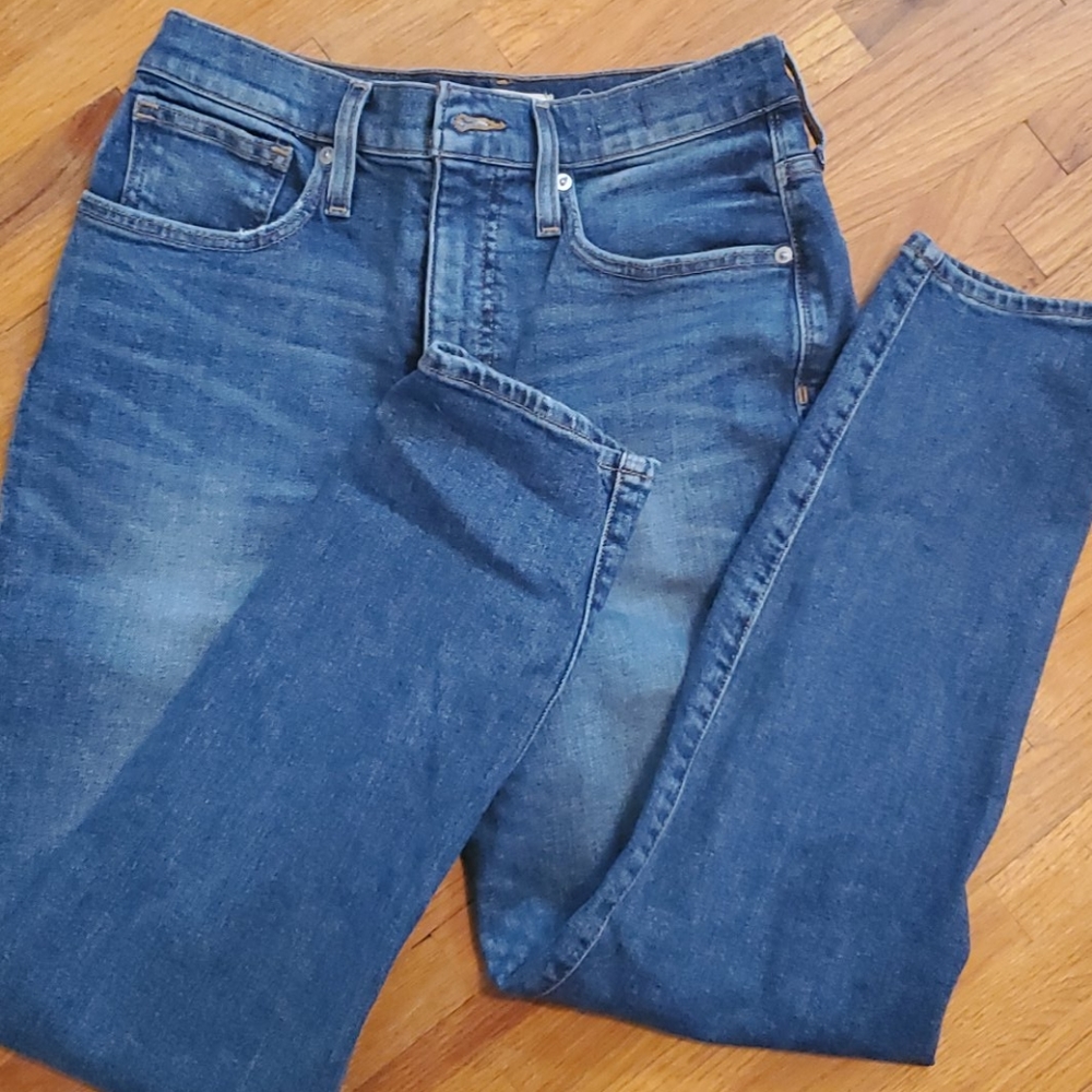 Madewell  distressed Mom Jean